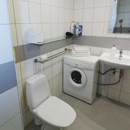 Center Joe Bee Talin