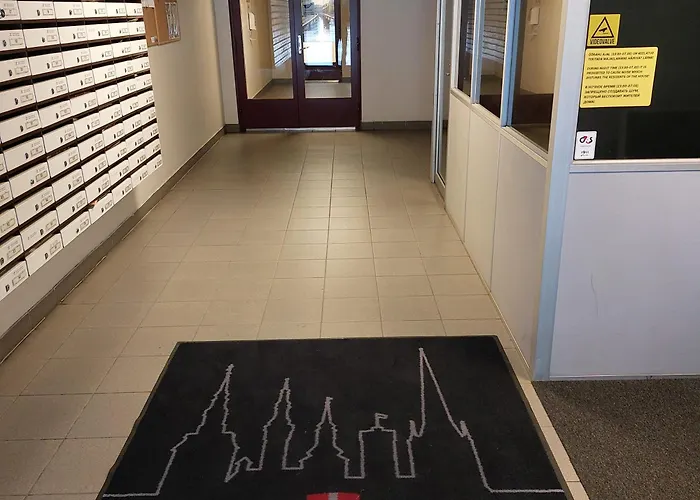 Center Joe Bee * タリン