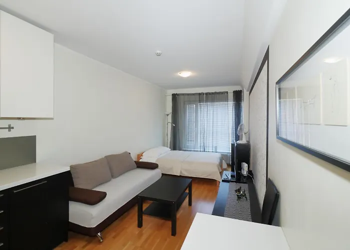 Center Joe Bee * 탈린